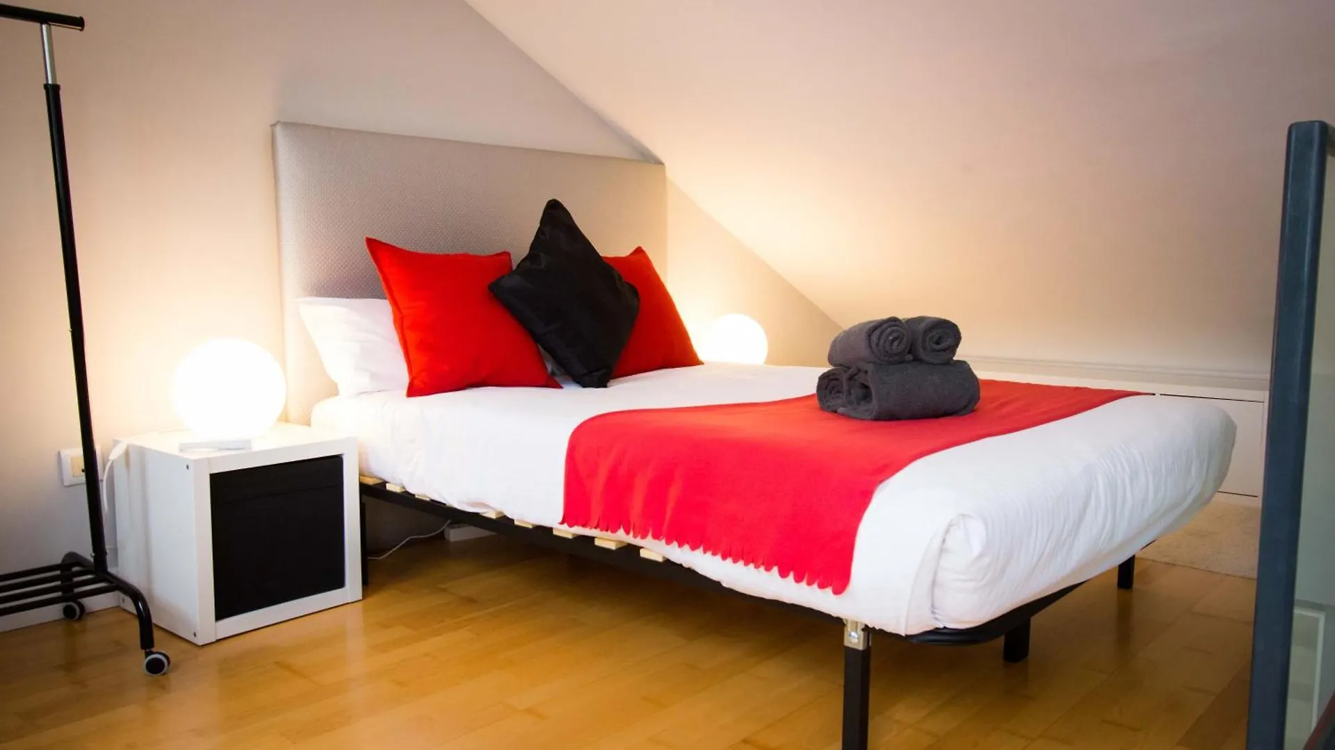 Apartments Holidays2Malaga City Center 0*,